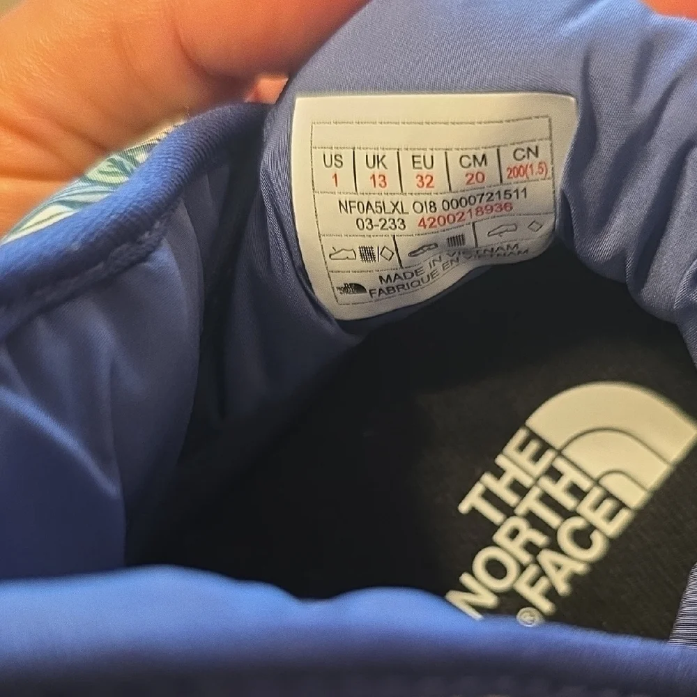 NWT The North Face Thermo Ball Traction Booties. Girls Size 1